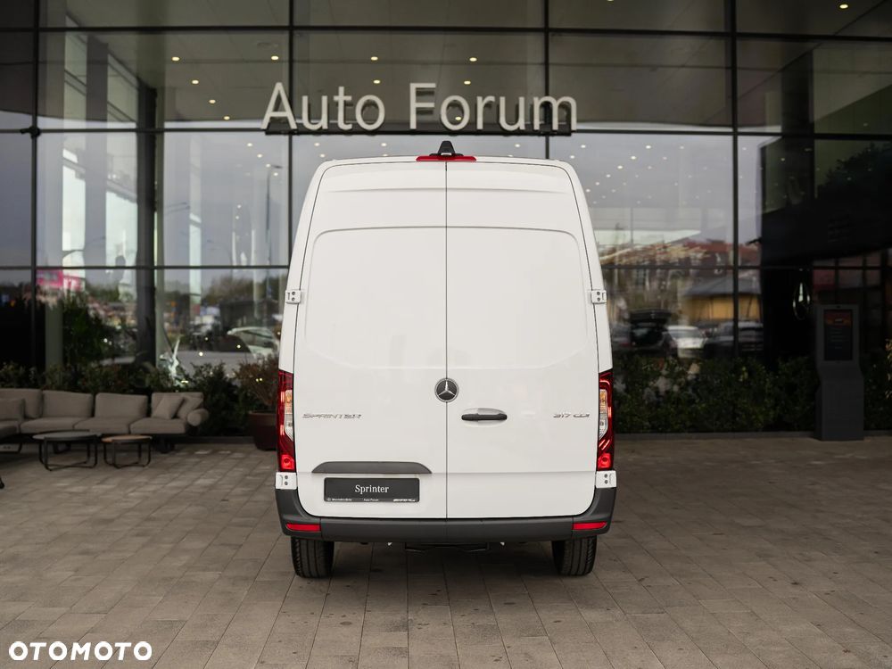 Mercedes-Benz Sprinter - 5