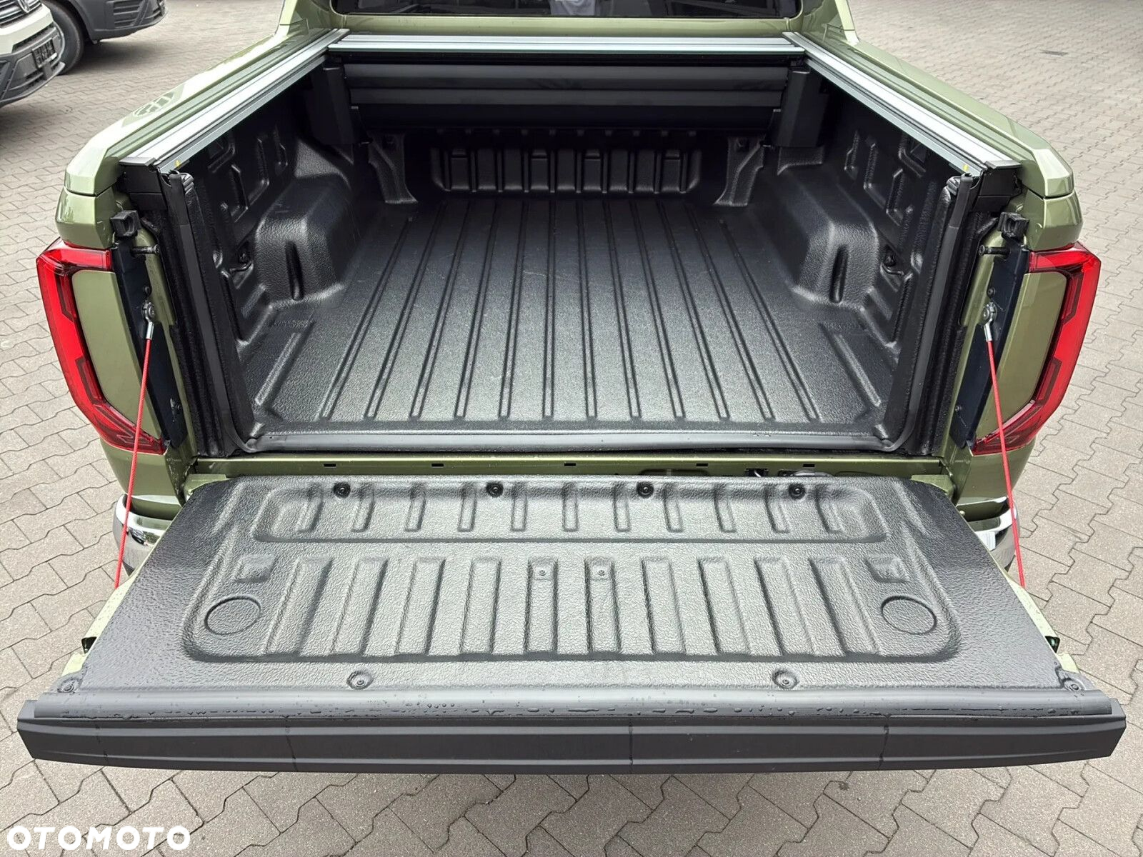 Volkswagen Amarok 3.0 V6 TDI 4Mot Aventura - 9