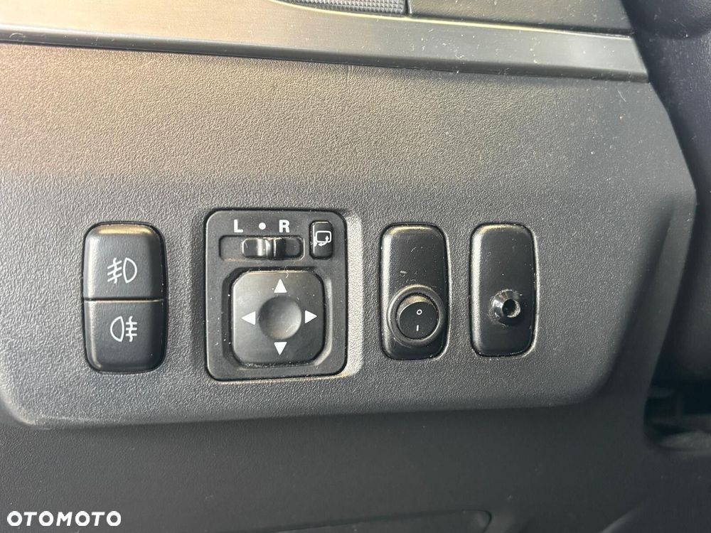 Mitsubishi Pajero - 29