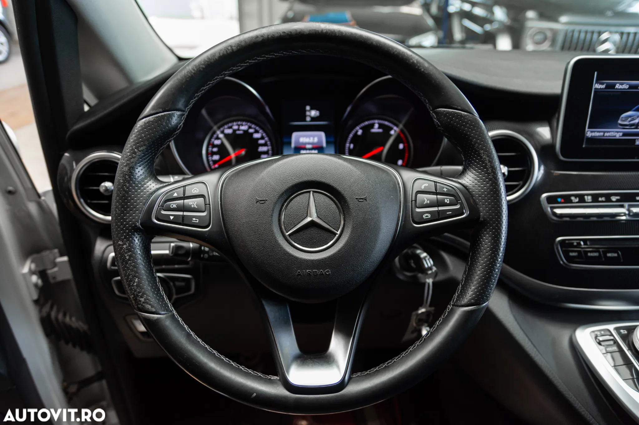 Mercedes-Benz V 220 CDI lang 7G-TRONIC - 25