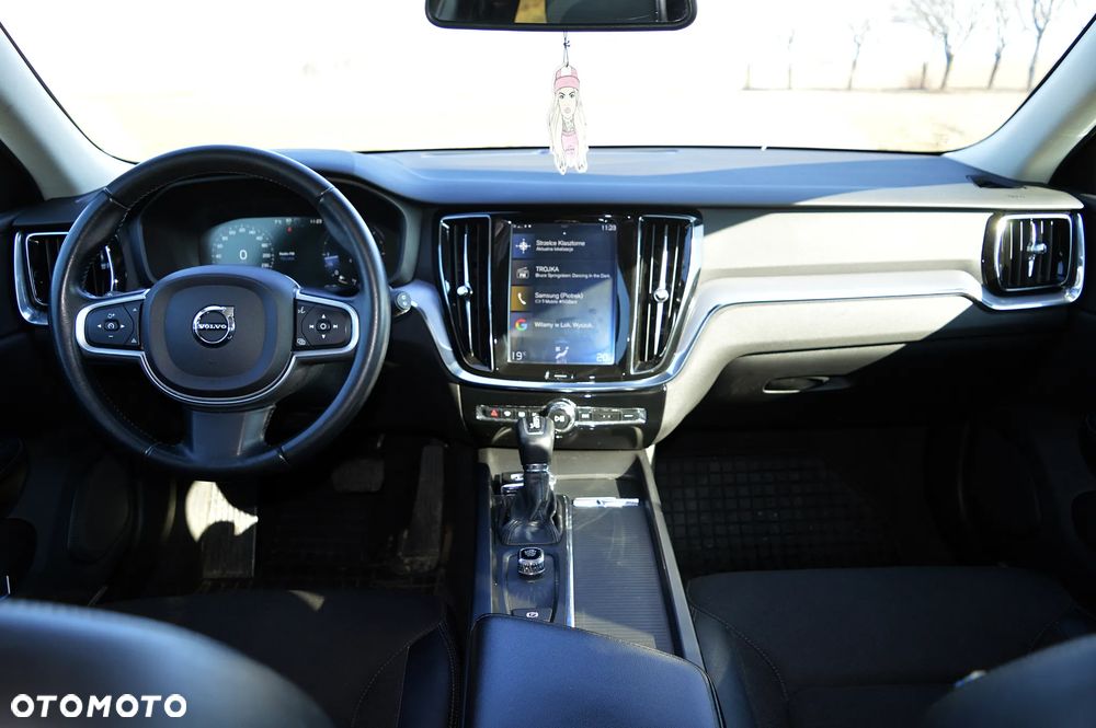 Volvo V60 D3 Momentum Pro - 6