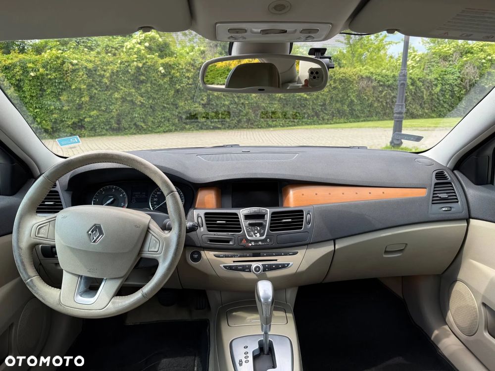 Renault Laguna 2.0 DCi Initiale - 29