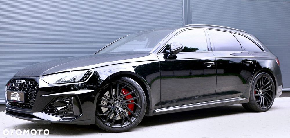 Audi RS4 Limousine - 8