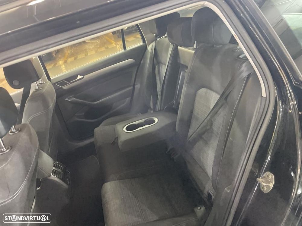 VW Passat Variant 2.0 TDI Business DSG - 7