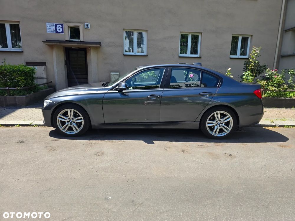 BMW Seria 3 318d DPF - 5