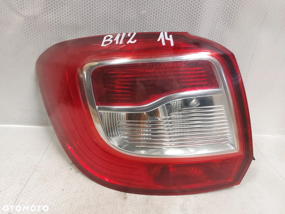 .  LAMPA TYL TYLNA LEWA DACIA SANDERO 2 - 1