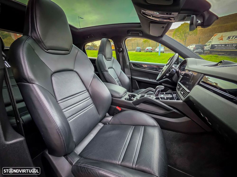 Porsche Cayenne Coupé E-Hybrid - 12