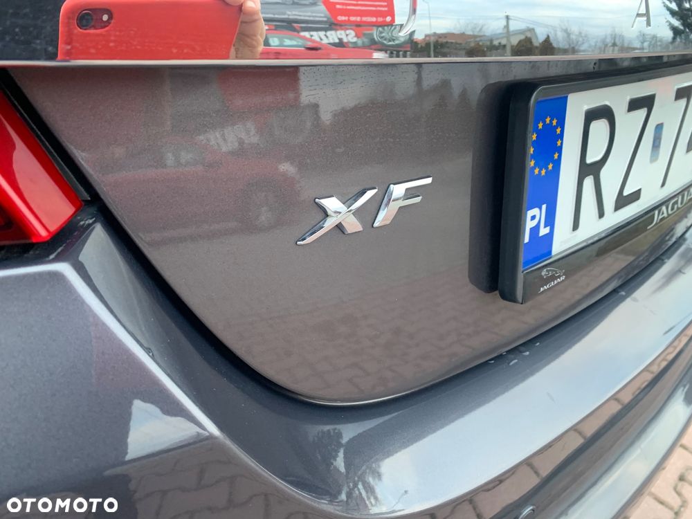 Jaguar XF 2.7 V6 Premium Luxury - 34