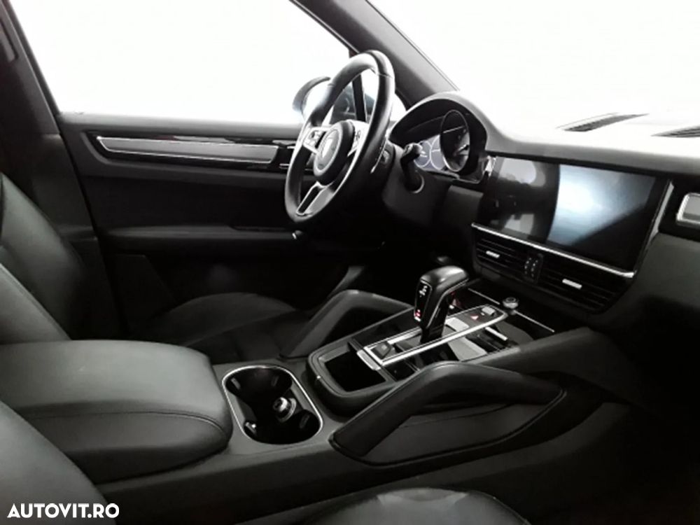 Porsche Cayenne Tiptronic S - 8