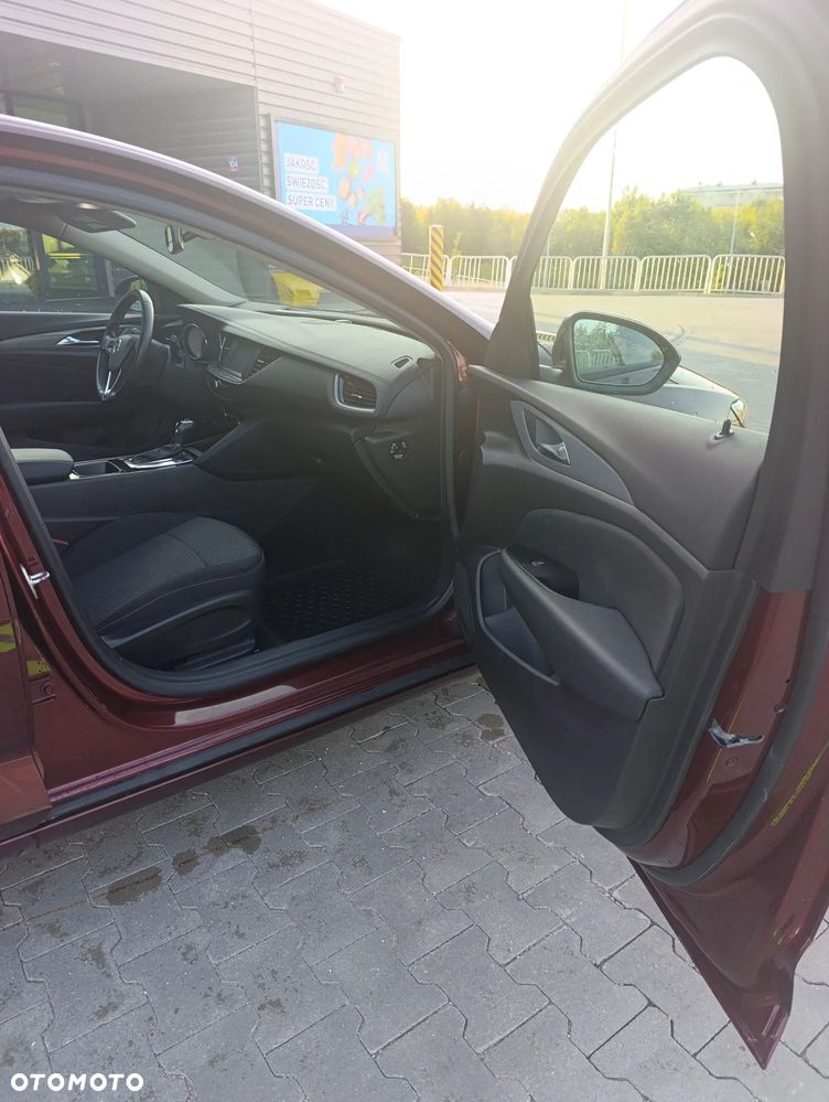 Opel Insignia 1.5 T Enjoy S&S - 9