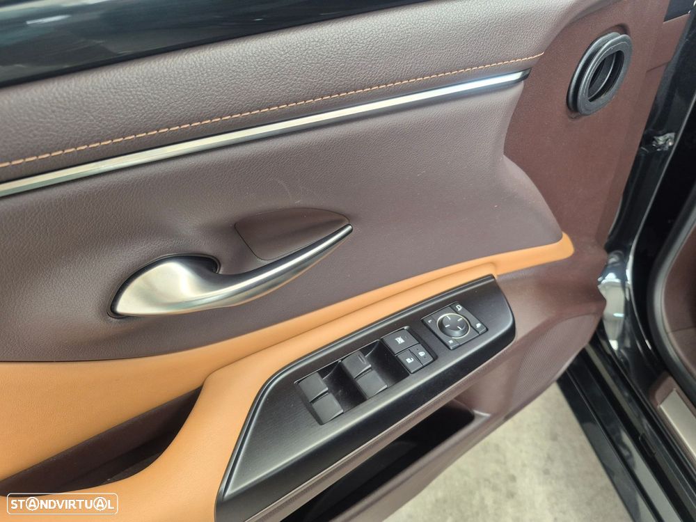 Lexus ES 300h Special Edition - 9