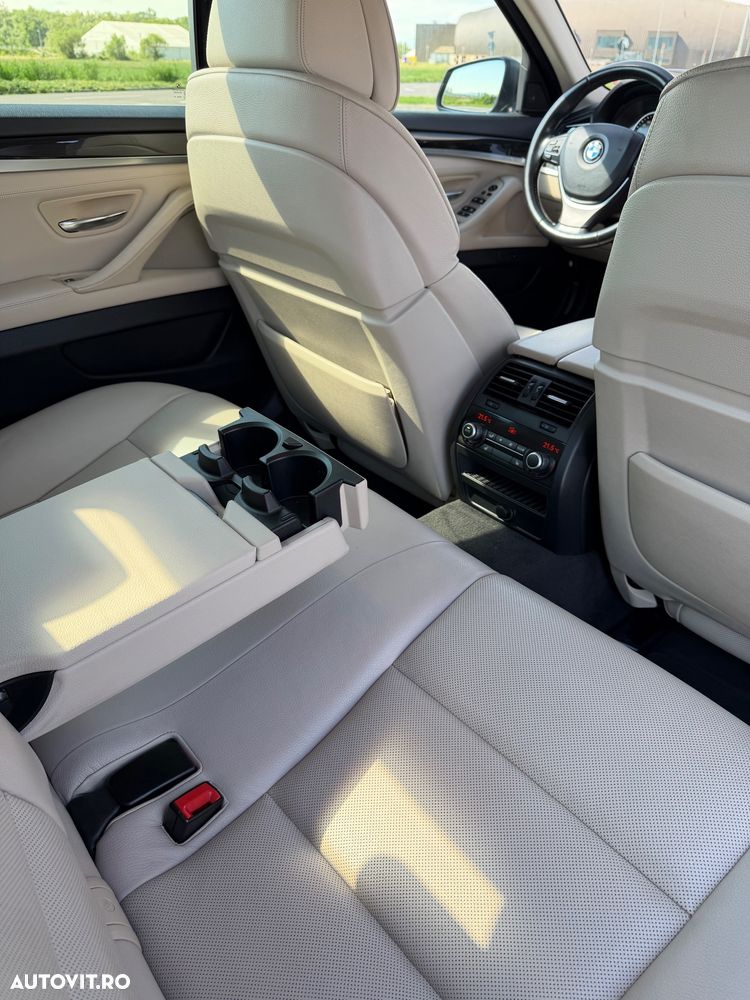 BMW Seria 5 525d xDrive AT - 11