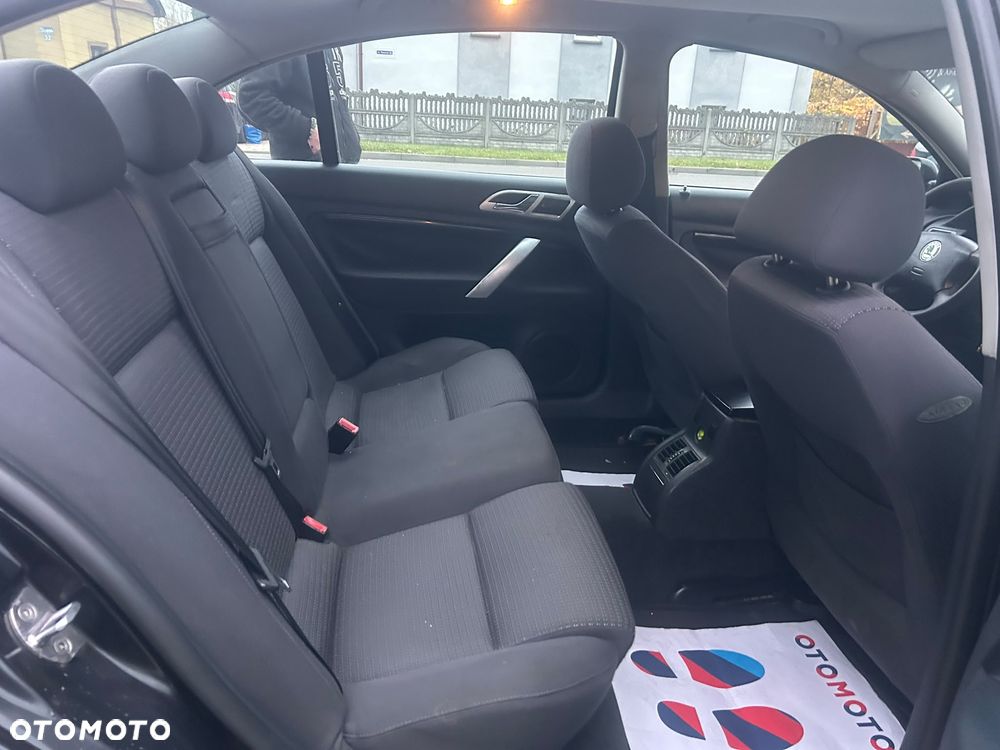 Skoda Superb 1.8 Turbo Elegance - 8
