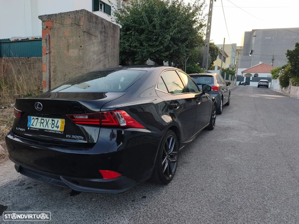 Lexus IS 300H F Sport - 3