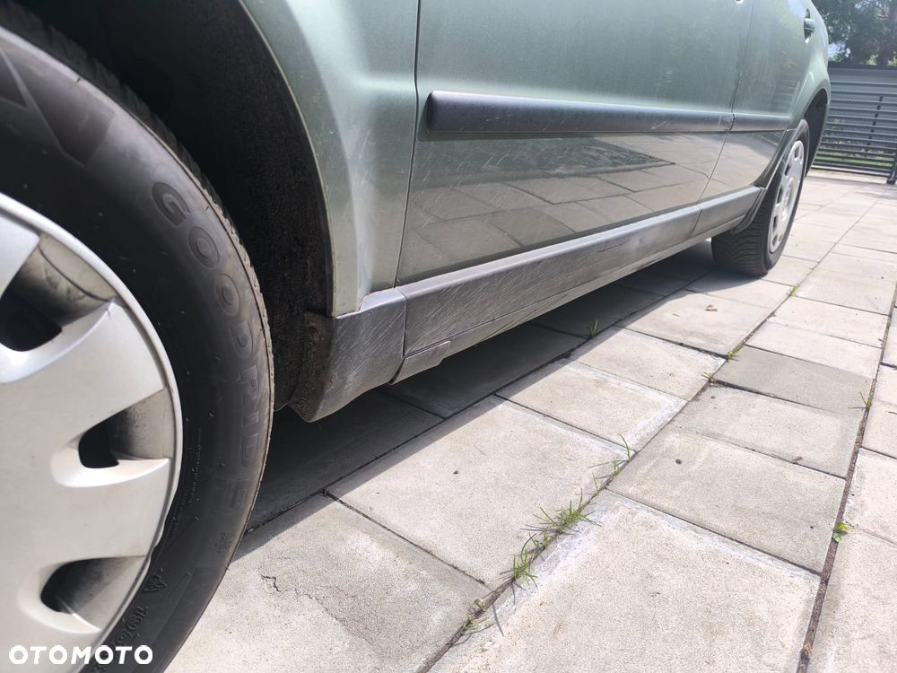 Volkswagen Passat 1.6 Comfortline - 5