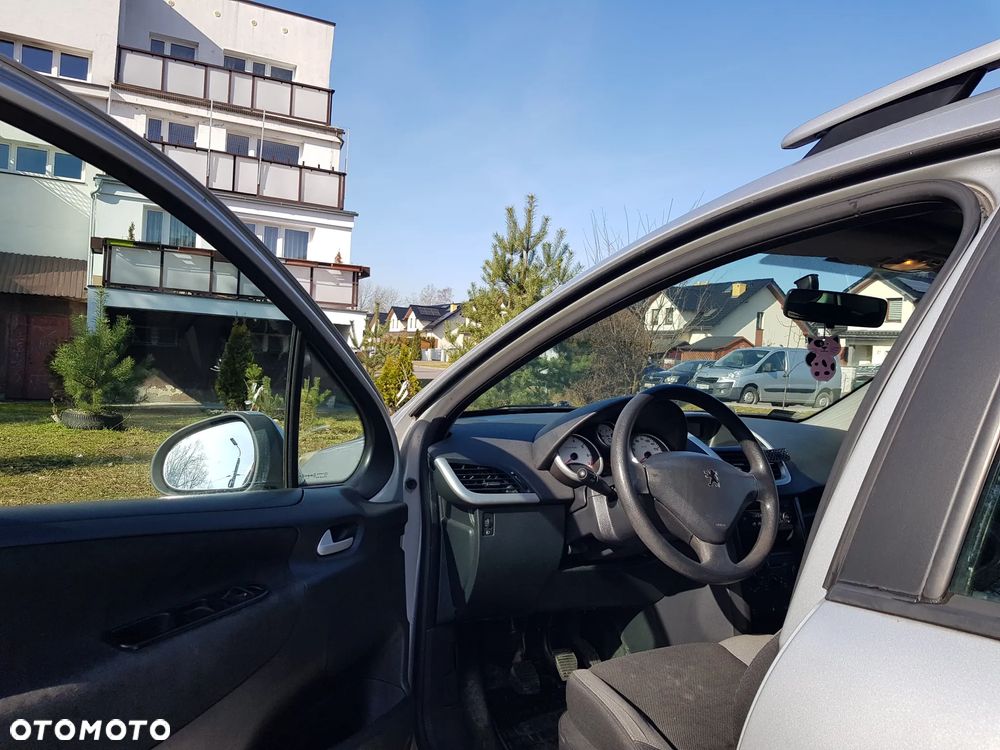 Peugeot 207 - 6
