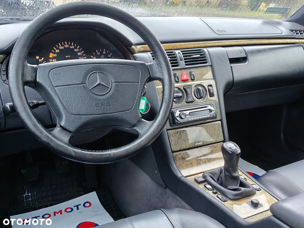 Mercedes-Benz Klasa E - 9