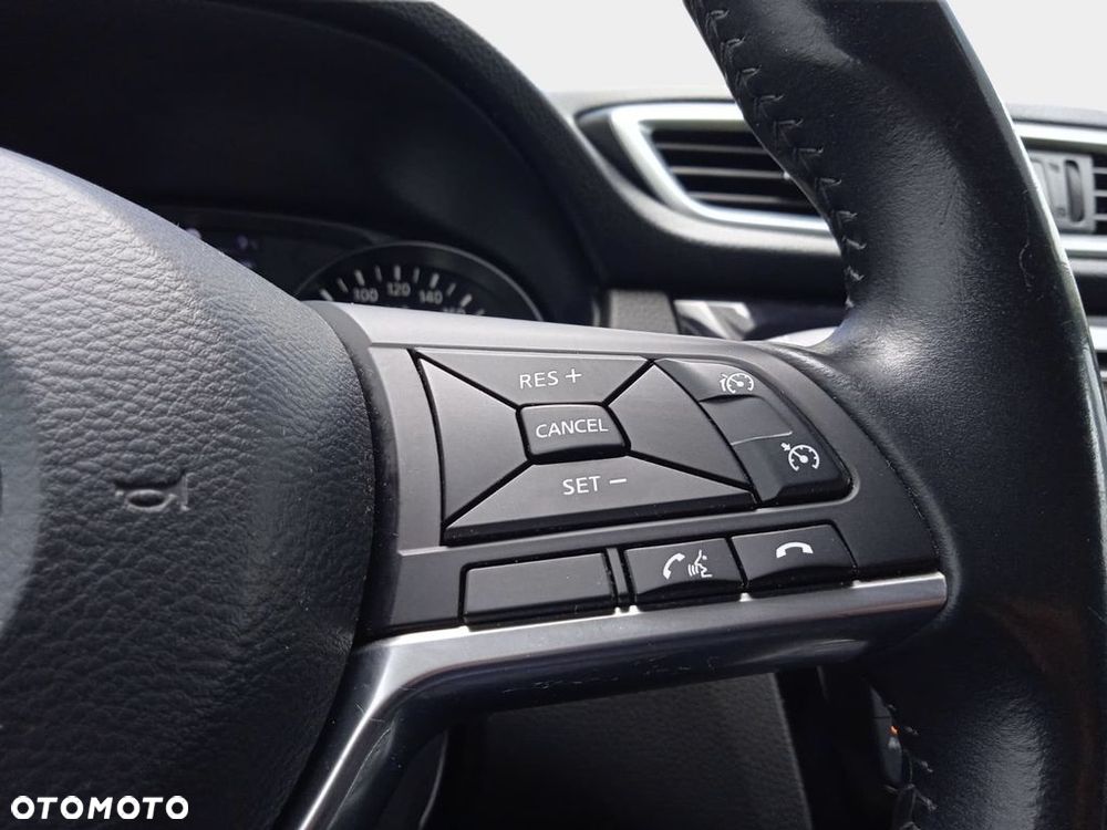 Nissan Qashqai 1.6 DIG-T N-Connecta - 16
