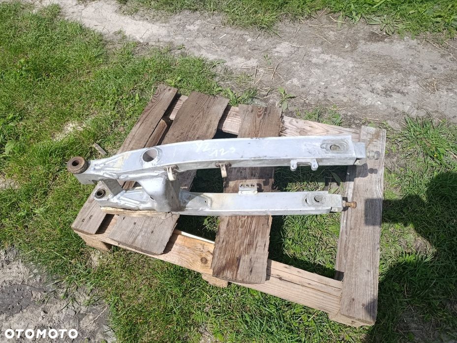 Wahacz Yamaha YZ 125 tył tylni tyl amortyzator prowadnica cross BG - 7