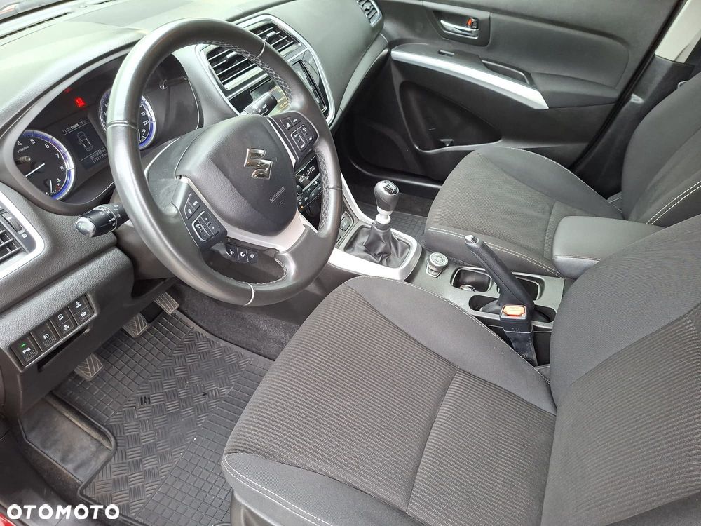 Suzuki SX4 - 10
