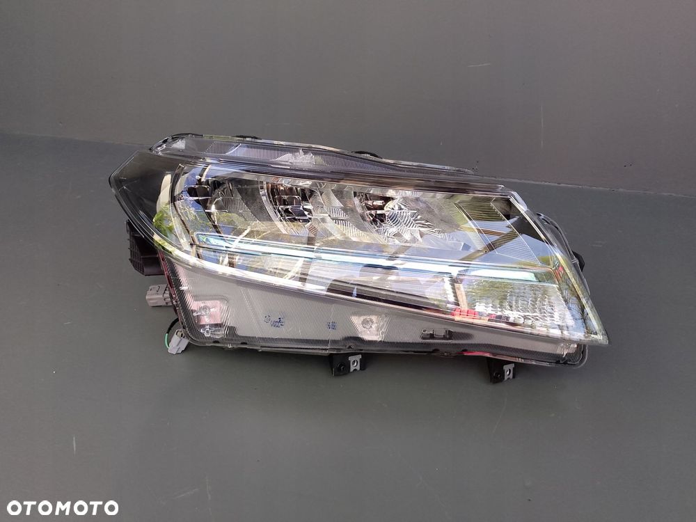 SUZUKI VITARA III 3 LIFT 2018- LAMPA PRZEDNIA PRAWA PRAWY PRZÓD 100-7R016 ÷ - 11