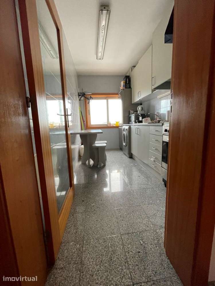 Apartamento T1 Mobilado e Equipado – Glicínias - Grande imagem: 3/6