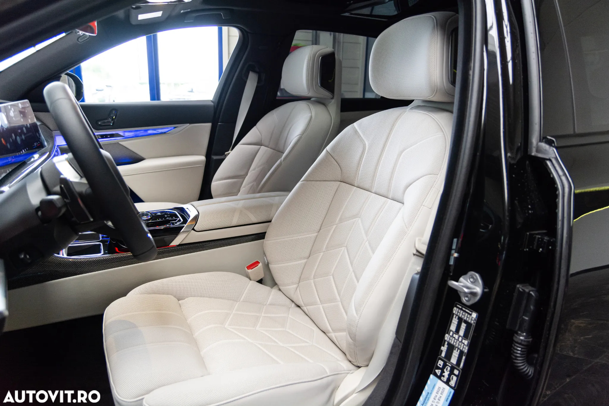 BMW Seria 7 740d xDrive MHEV - 21