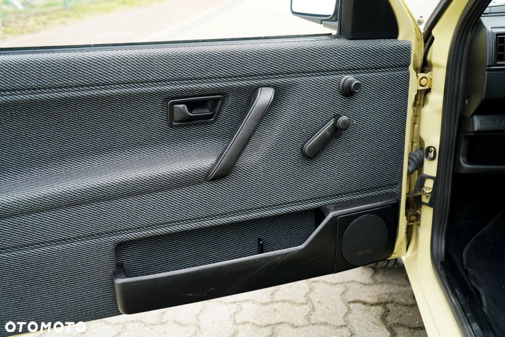Volkswagen Golf - 28