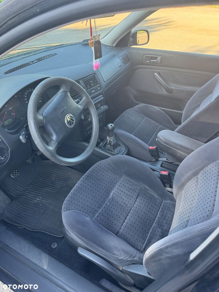 Volkswagen Golf 1.6 Highline - 6