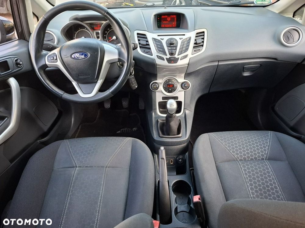 Ford Fiesta 2010 photo 5