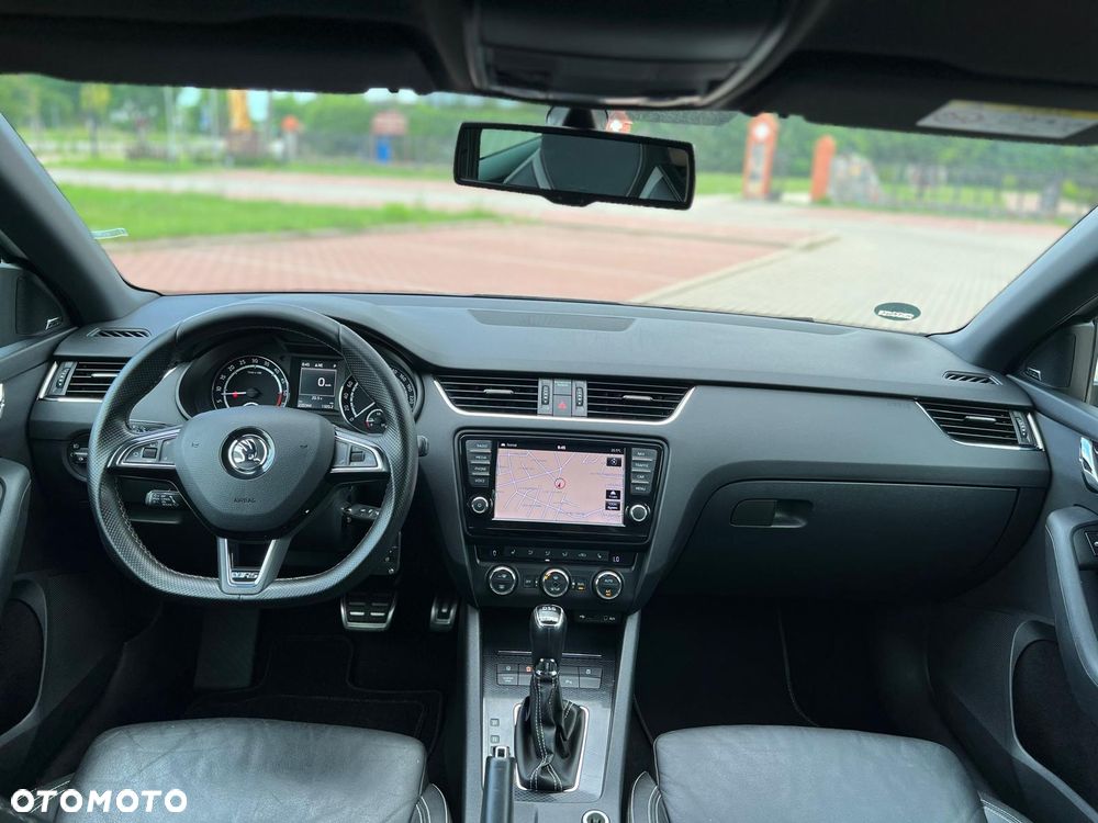 Skoda Octavia 2.0 TDI DSG RS - 10