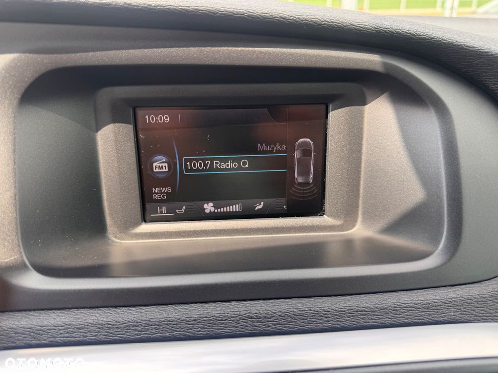 Volvo V40 D2 Kinetic - 24