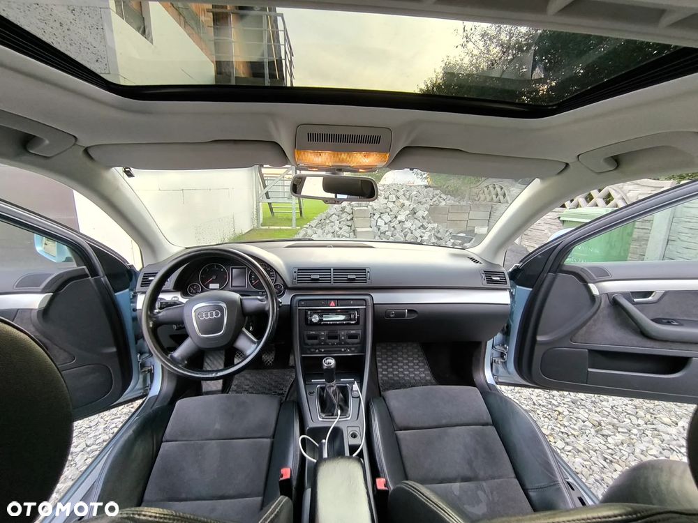 Audi A4 Limousine - 14