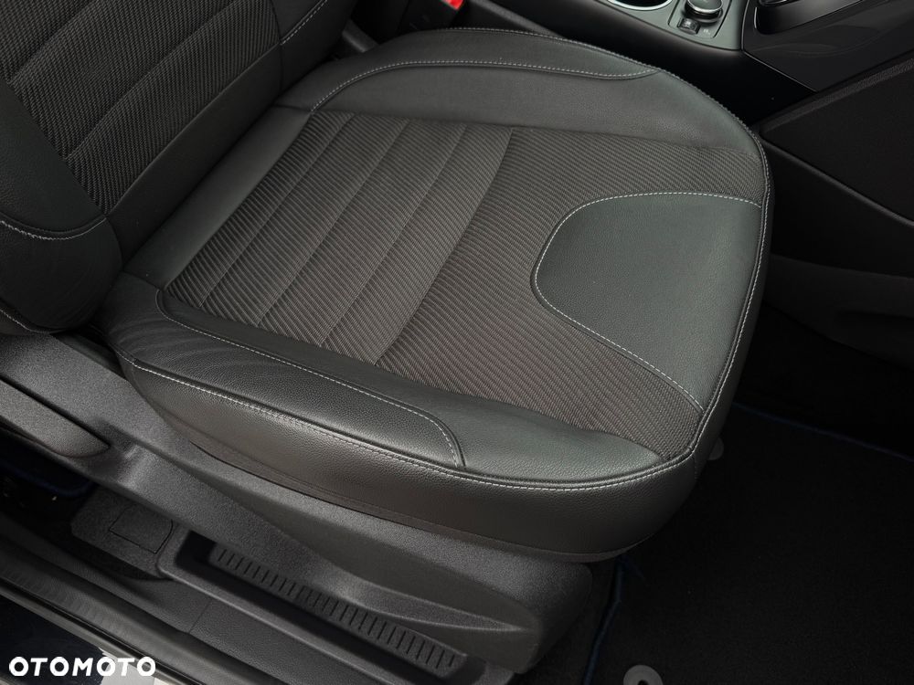 Ford Kuga 2.0 TDCi 2x4 Titanium - 27