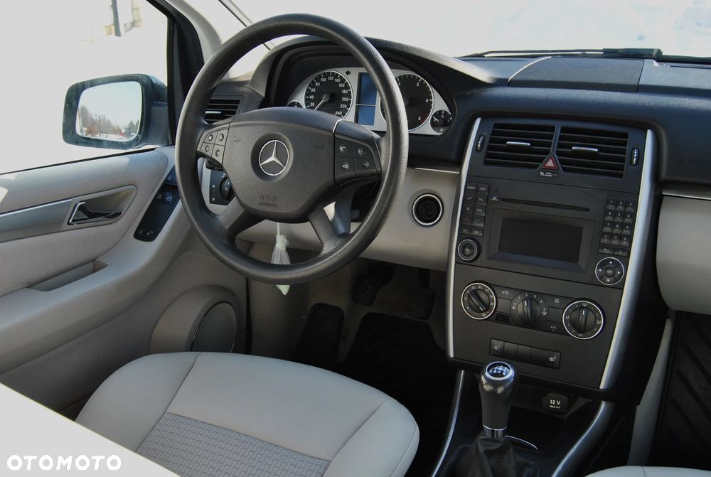 Mercedes-Benz Klasa B 180 CDI EU5 - 11