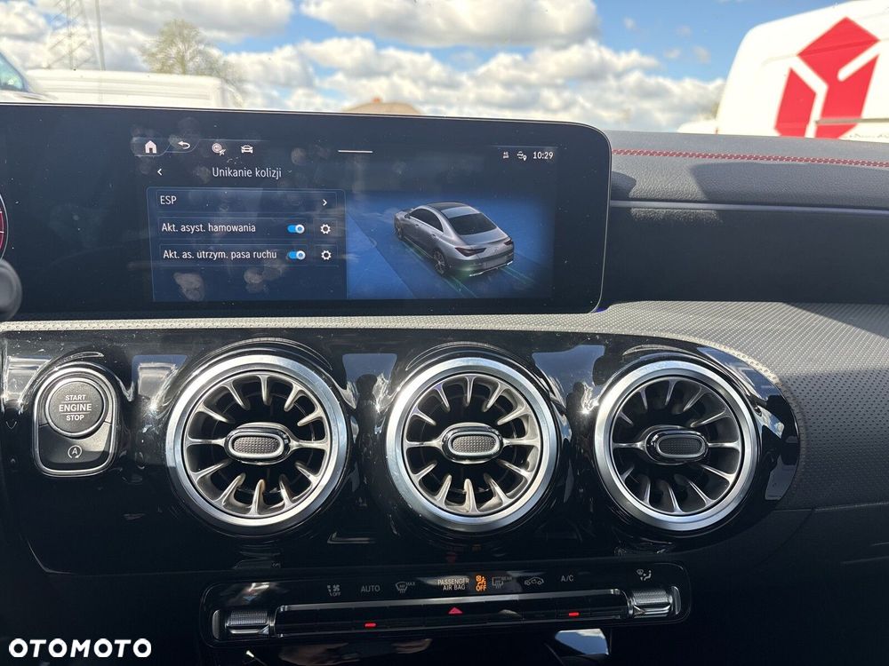 Mercedes-Benz CLA - 25