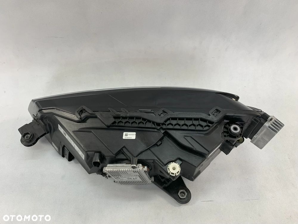 Skoda Superb 3 III FL 19r Reflektor prawy lampa prawa Lift 2019 - 2