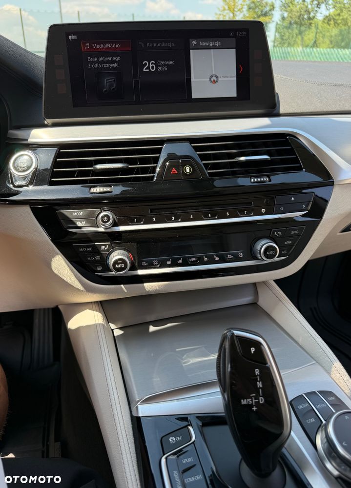 BMW Seria 5 540i xDrive Luxury Line - 17