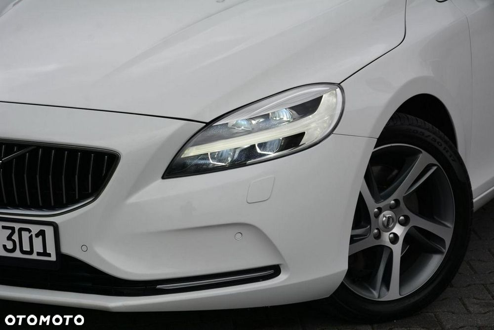 Volvo V40 T3 Geartronic Summum - 8