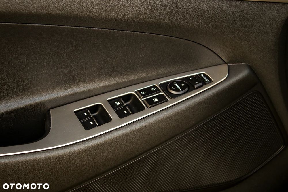 Hyundai Tucson 2.0 CRDI 4WD Automatik Premium - 26