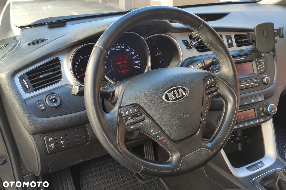 Kia Ceed 1.6 GDI L - 12
