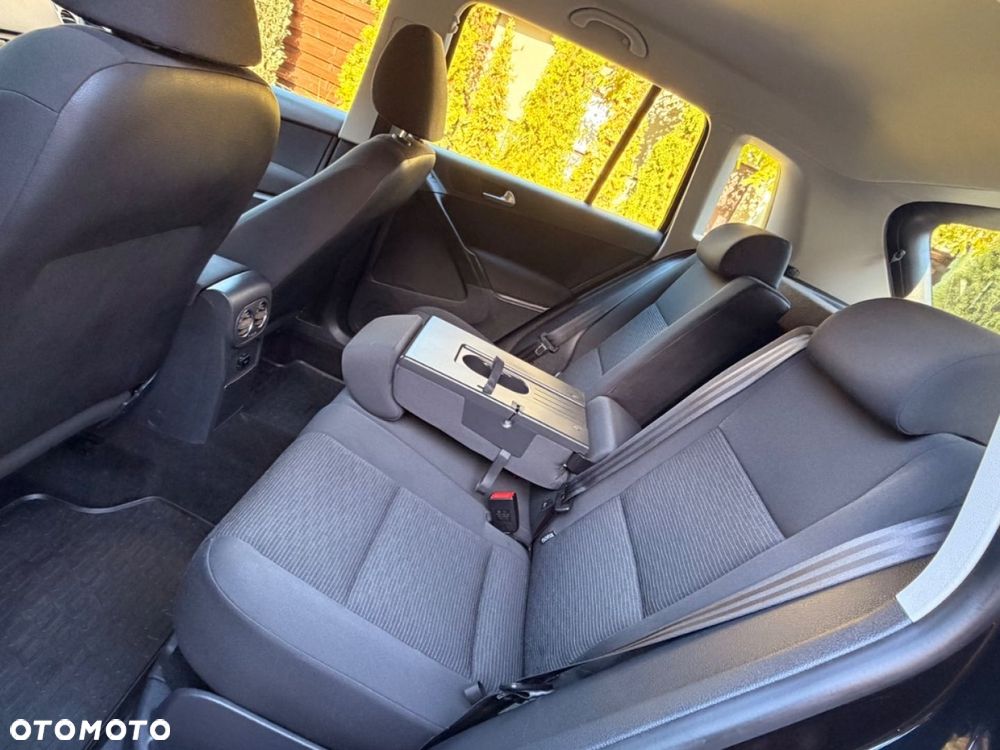 Volkswagen Tiguan - 19