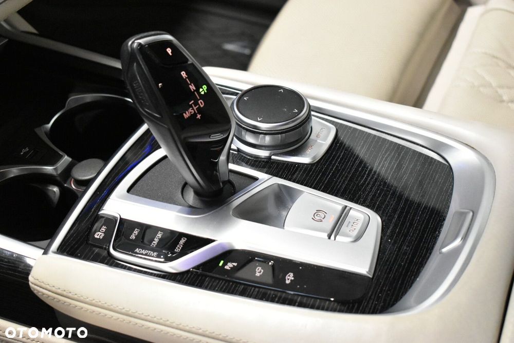 BMW Seria 7 - 23