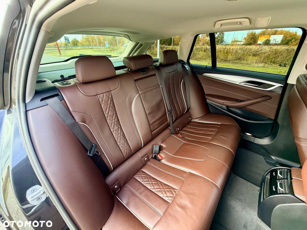 BMW Seria 5 530e Luxury Line - 36