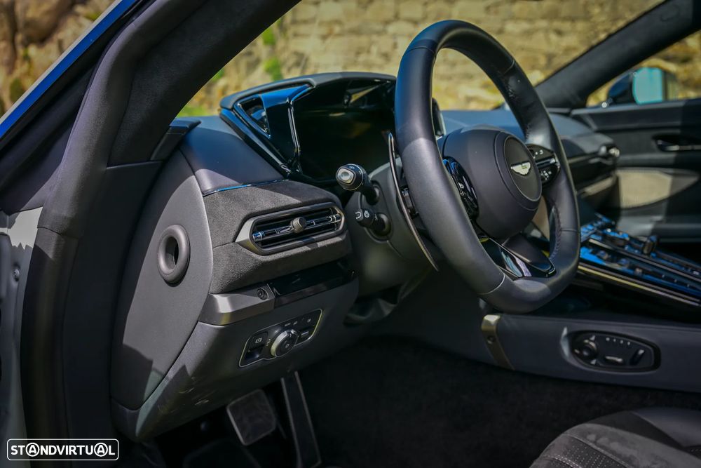 Aston Martin Vantage Coupe V8 - 31