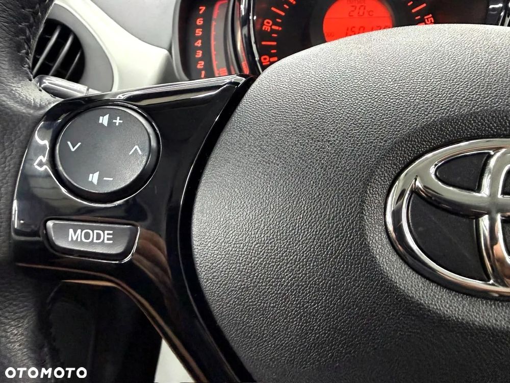 Toyota Aygo x-play touch - 15