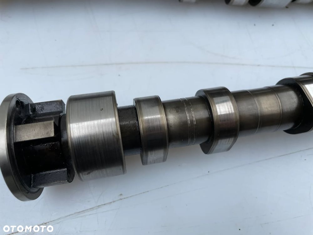 Pokrywa zaworów wałki rozrządu vw Golf V 03C103475 03CAS 03CAH - 22