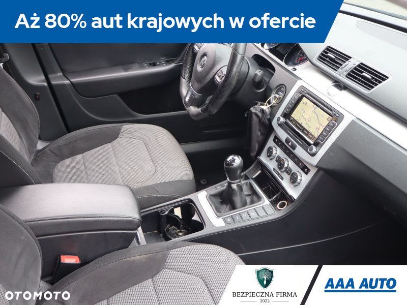 Volkswagen Passat Variant - 11