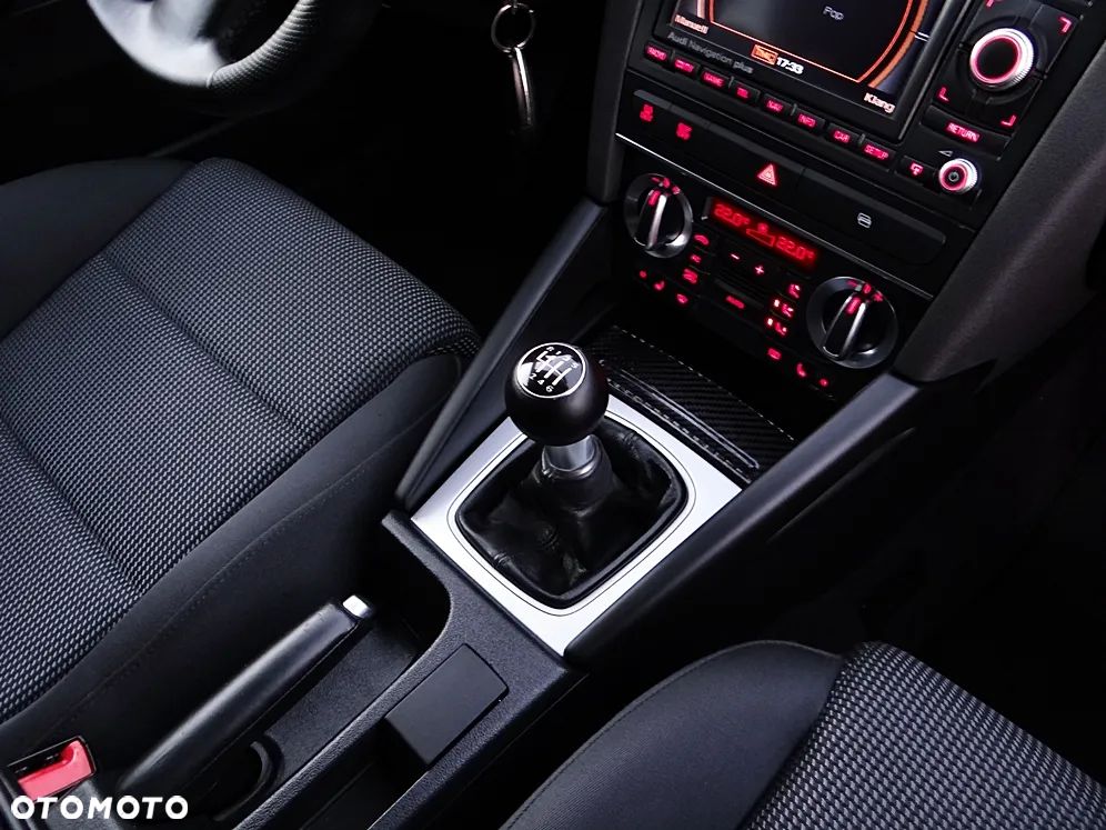 Audi A3 Sportback 1.8 TFSI quattro Ambiente - 30