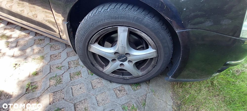 Volkswagen Jetta 1.9 TDI Comfortline - 24